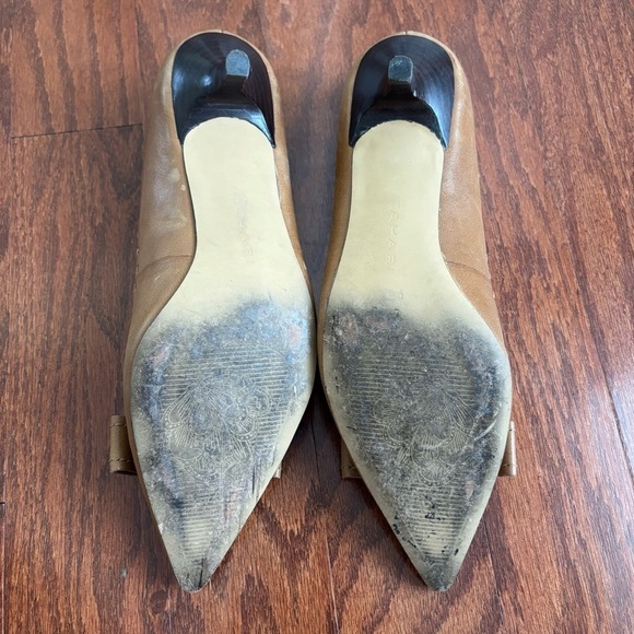 Tahari Camel Munich Kitten Heels with Bow Detail, 8 - Picture 6 of 8